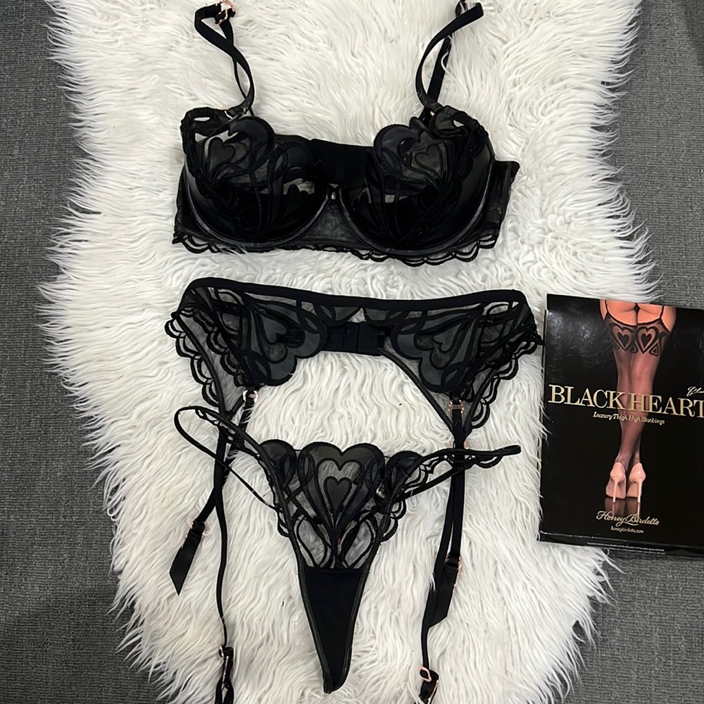 Honey Birdette black heart set